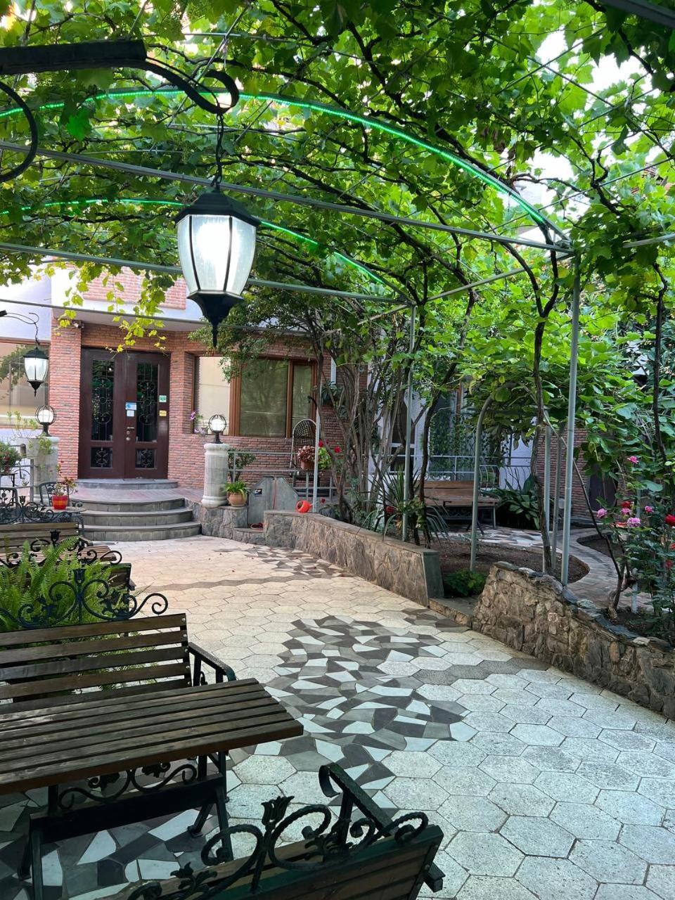 Hotel Livin Tbilisi ภายนอก รูปภาพ