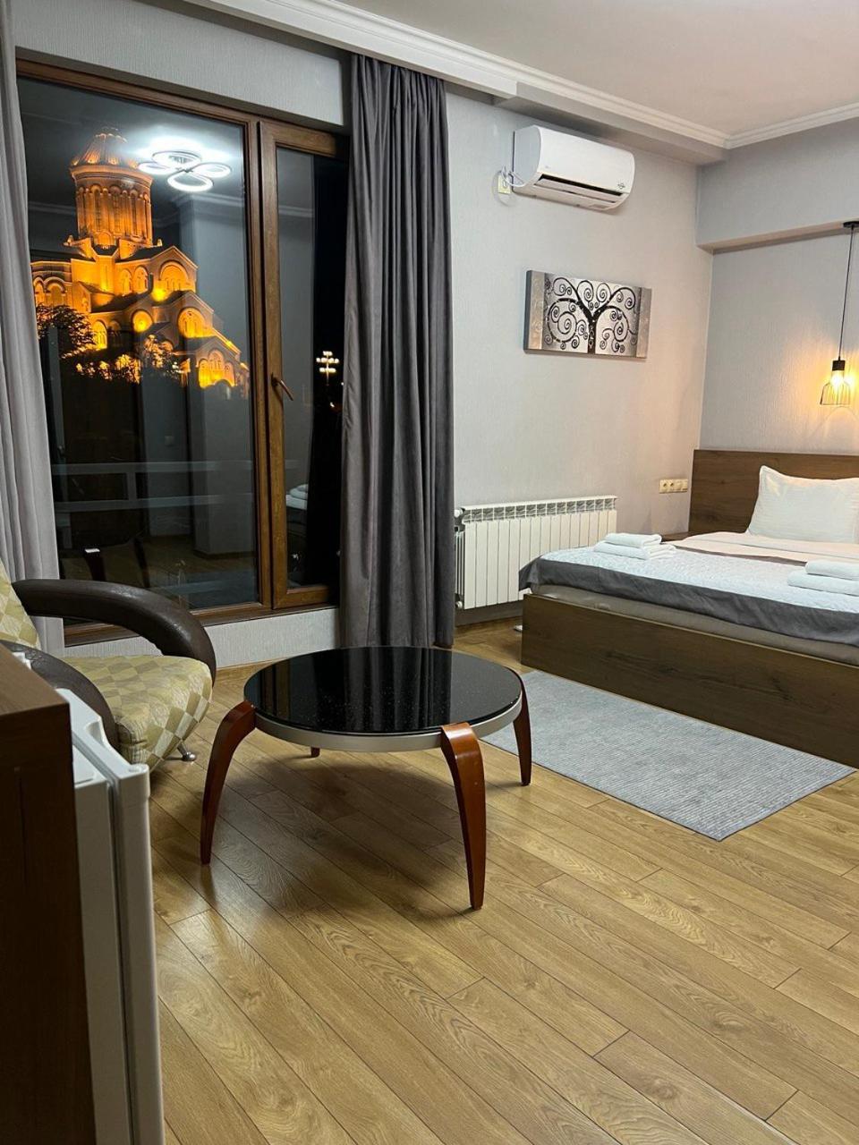 Hotel Livin Tbilisi ภายนอก รูปภาพ