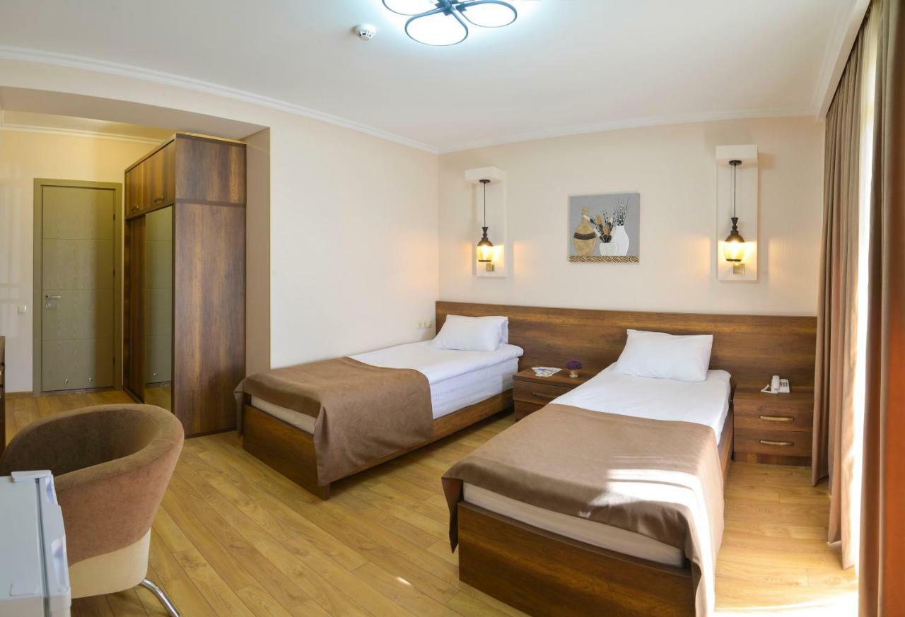Hotel Livin Tbilisi ภายนอก รูปภาพ