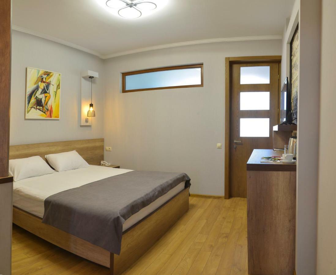 Hotel Livin Tbilisi ภายนอก รูปภาพ