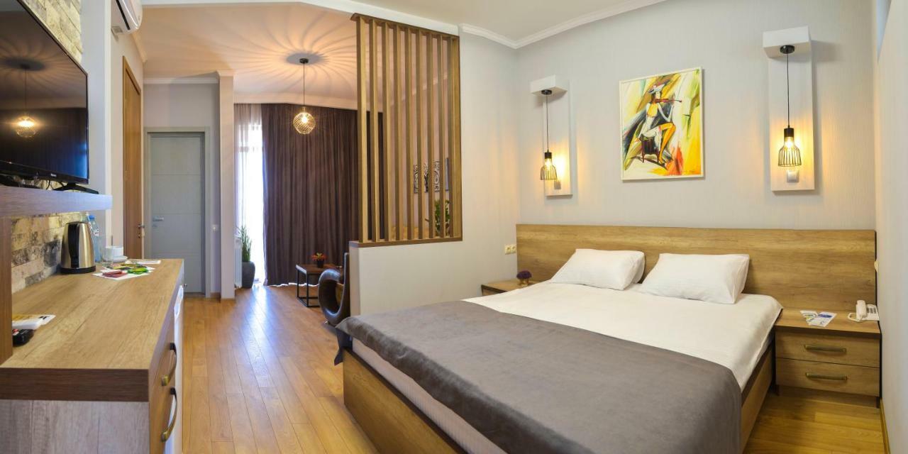 Hotel Livin Tbilisi ภายนอก รูปภาพ