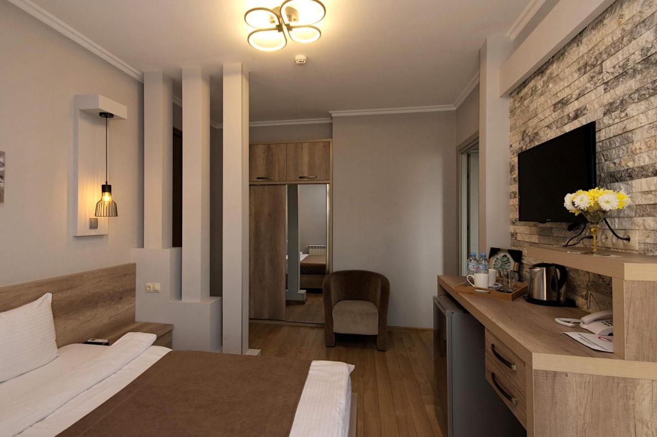 Hotel Livin Tbilisi ภายนอก รูปภาพ