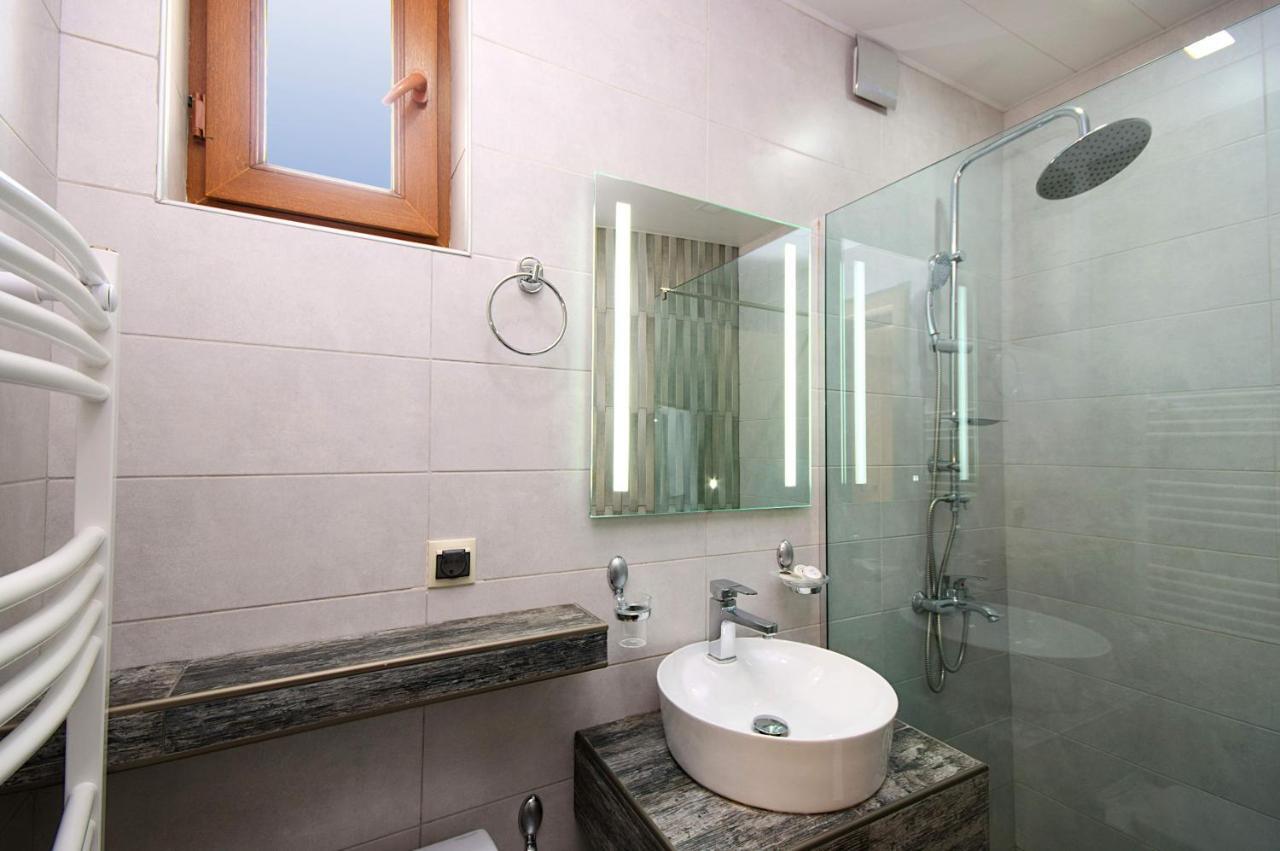 Hotel Livin Tbilisi ภายนอก รูปภาพ