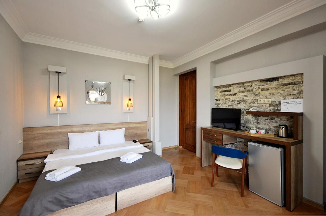 Hotel Livin Tbilisi ภายนอก รูปภาพ